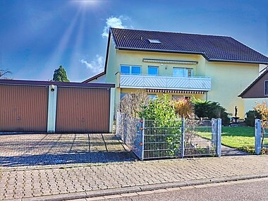 Große Doppelhaushälfte am Ortsrand von Bad Schönborn, OT Mingolsheim!